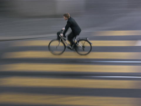 Piéton fauché par un cycliste: l'homicide par négligence est retenu