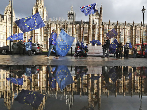 Brexit: remise d'une pétition pour un second référendum remise