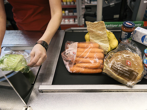Repli des prix à la consommation en novembre sur un mois