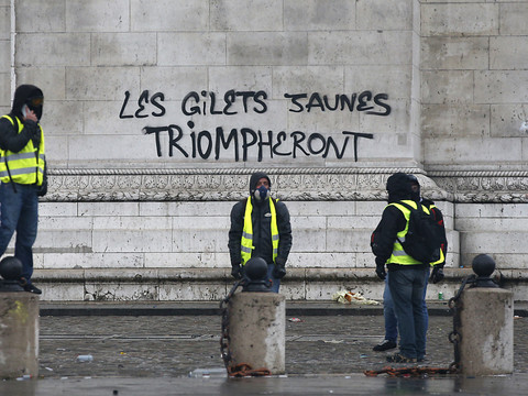 France: moratoire sur la hausse des taxes des carburants