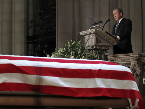 L'Amérique unie le temps d'un adieu solennel à George H. W. Bush