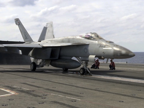 Collision entre deux avions de l'armée américaine au Japon