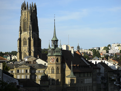 Fribourg: les magasins de deux rues seront finalement ouverts