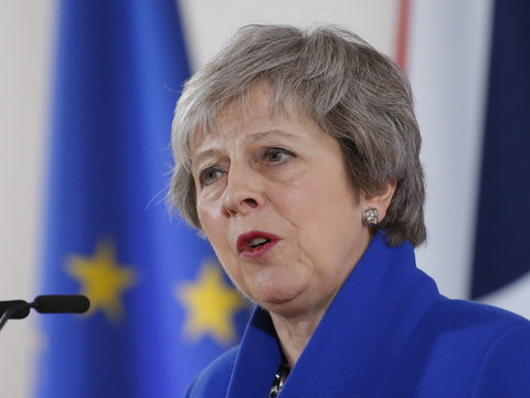 May à Bruxelles mardi pour rencontrer Juncker et Tusk