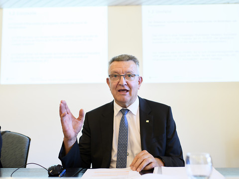 Opposition organisée avant le débat au Grand Conseil fribourgeois