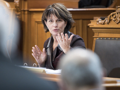 Jean-René Fournier à Doris Leuthard: pas de session sans loup