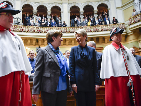 Valais et St-Gall fêtent leurs nouvelles conseillères fédérales