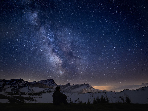 Une comète et des étoiles filantes pour le week-end