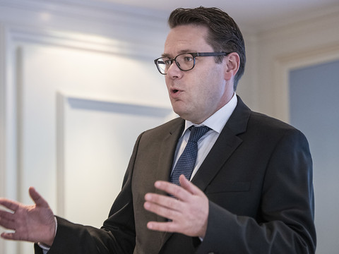Benedikt Würth en course pour succéder à Karin Keller-Sutter