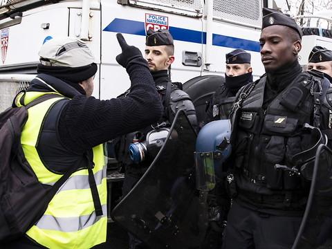 Gilets jaunes: mobilisation en baisse et globalement dans le calme