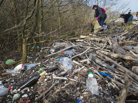 Chaque année, 50 tonnes de plastique se retrouvent dans le Léman