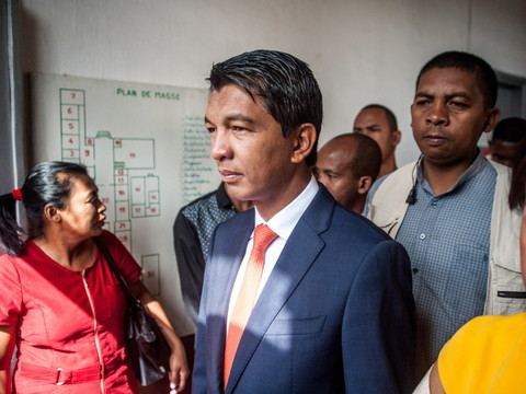 Rajoelina se rapproche de la victoire à la présidentielle malgache