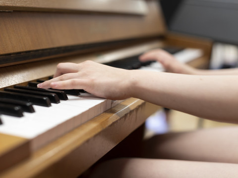 Dizaines de kilos de cannabis saisis, cachés... dans des pianos