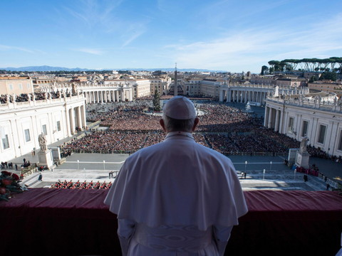 Le pape François livre la traditionnelle bénédiction 