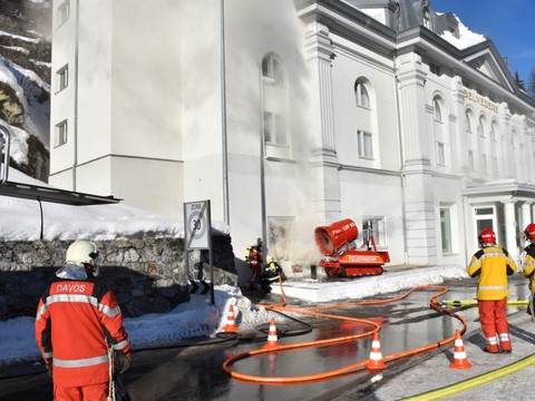 Sauna en feu dans un hôtel à Davos (GR)