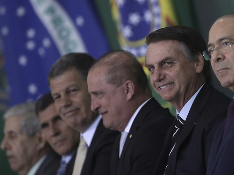 Le gouvernement Bolsonaro en place pour 