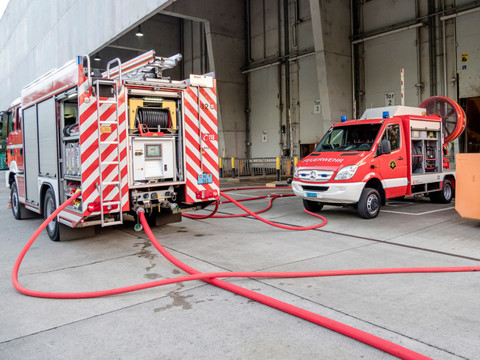 Sous-sol d'un immeuble en feu à Zurich: un mort