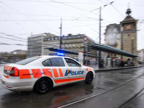 Une collision frontale fait un mort et deux blessés à Genève