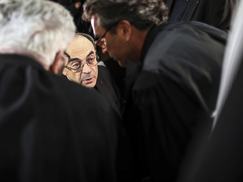 Procès Barbarin: personne n'a voulu 