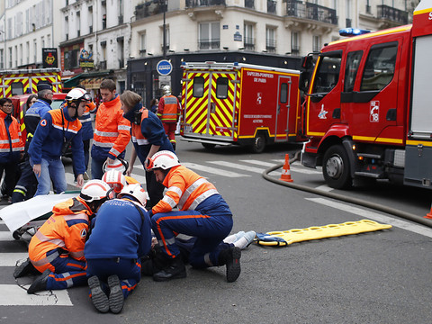 Deux pompiers et une Espagnole meurent dans une explosion à Paris