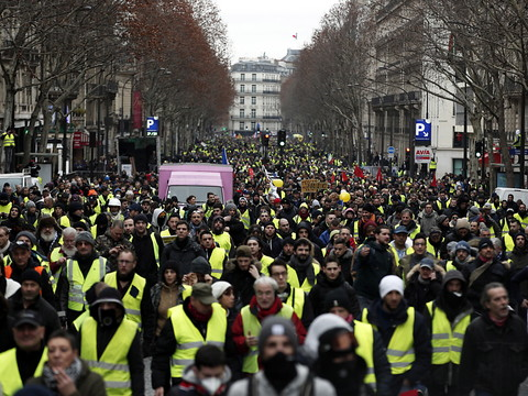 Gilets Jaunes Mobilisation Nationale à Bourges Et Paris