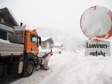 Trois skieurs allemands décèdent dans une avalanche
