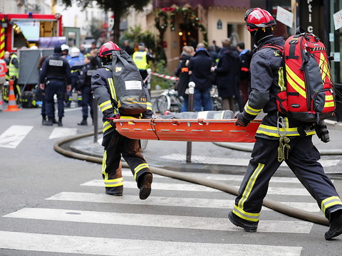 Une femme retrouvée morte après l'explosion de samedi à Paris