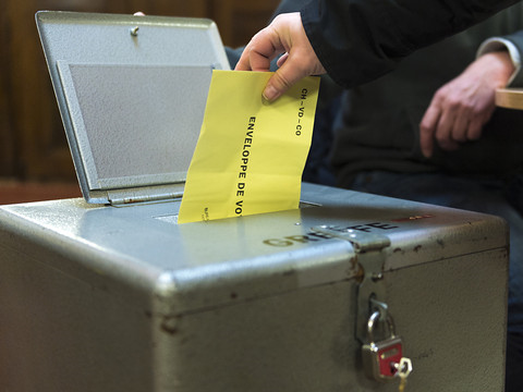 Une application avec les résultats en direct des votations