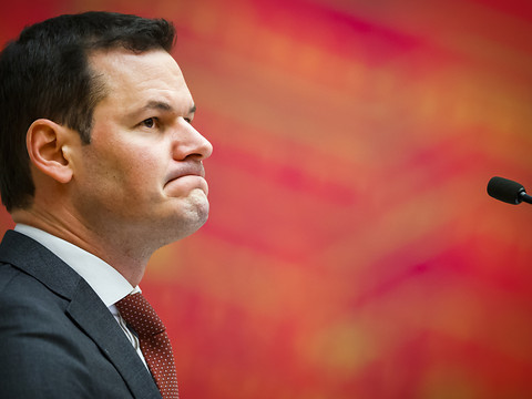 Le gouvernement ne mise plus sur un départ de Pierre Maudet