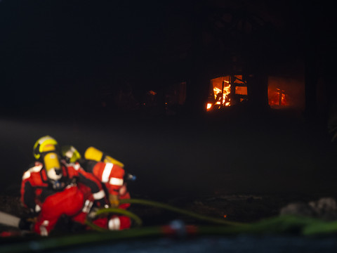 Incendie dans le garage des cars postaux à Coire