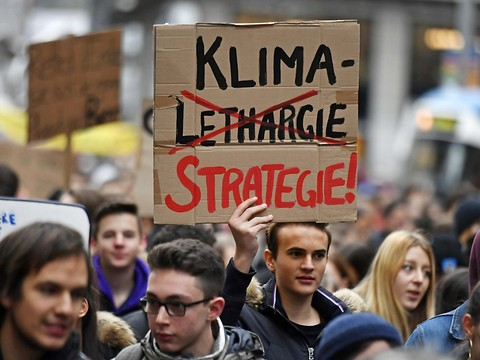 Les élèves suisses en grève pour le climat