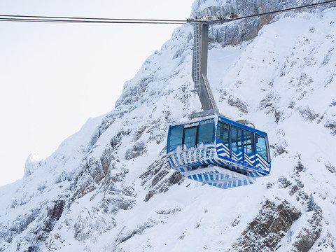 Une nouvelle avalanche a endommagé le téléphérique du Säntis