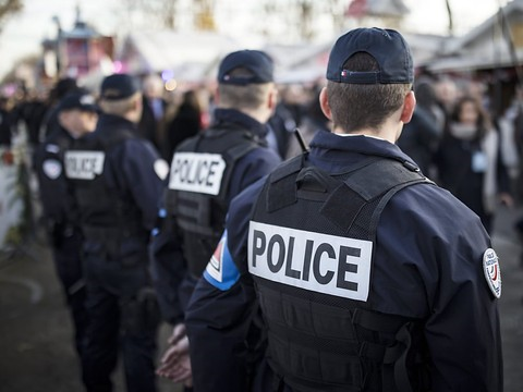 Une banque braquée près des Champs-Elysées, les suspects en fuite