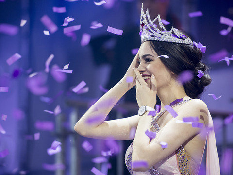 La Miss Suisse Jastina Doreen Riederer perd sa couronne