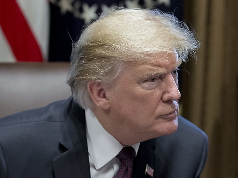 Trump en échec au Sénat sur sa proposition de sortie du 