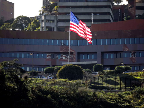 Washington rappelle ses diplomates 