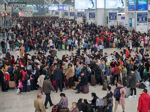 En Chine, les trains bondés pour le Nouvel an lunaire