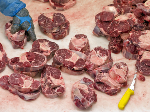 Plusieurs pays européens traquent un stock de viande frauduleuse
