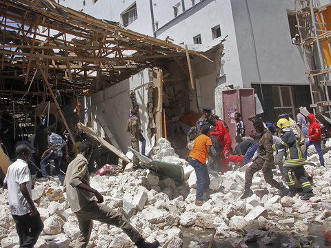 Au moins 9 morts dans un attentat sur un marché de Mogadiscio