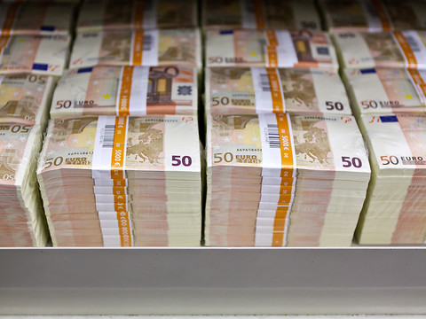 L'UE coupe les ressources financières des ONG suisses