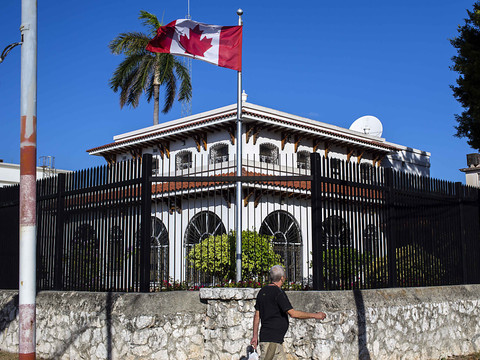Mystérieux symptômes à Cuba: le Canada poursuivi par des diplomates