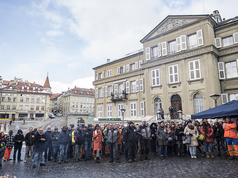 Fribourg: nouveau débrayage contre la réforme des pensions