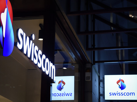 La ComCom réduit les prix pour l'utilisation du réseau de Swisscom