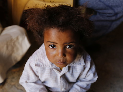Plus d'enfants meurent dans les pays en guerre que de combattants