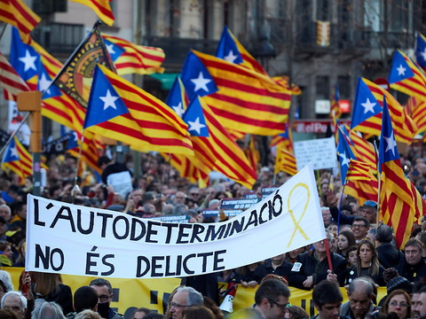 Environ 200'000 manifestants contre le procès des indépendantistes à Barcelone