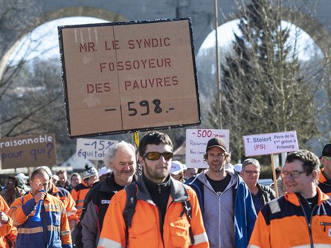 Quelque 150 grévistes à Fribourg pour la défense des retraites