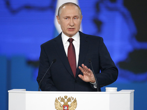 Poutine promet aux Russes une amélioration de leur situation
