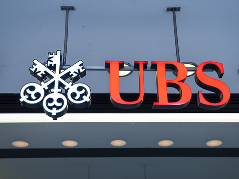 UBS écope d'une amende record de 3,7 milliards d'euros en France