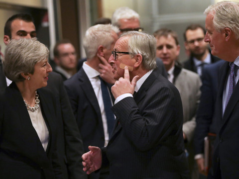 Brexit: Theresa May de retour à Bruxelles face à une UE inflexible