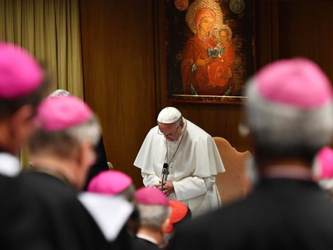 Sommet sur les abus sexuels du clergé: le pape veut 